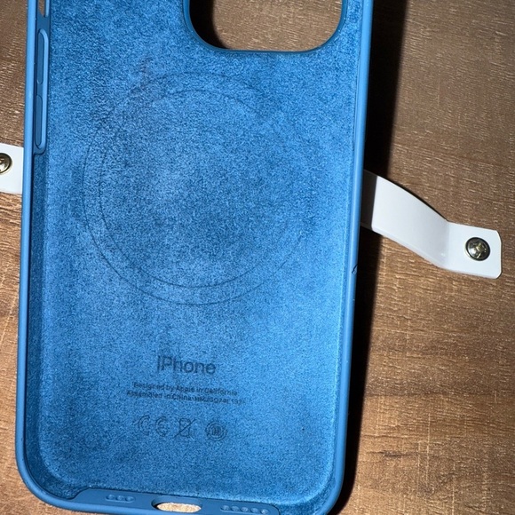 Apple Silicone Case with MagSafe for iPhone 12 Pro Capri Blue - Picture 9 of 10